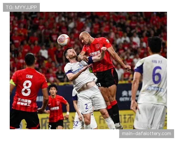 中超三强齐发力：上海海港冲击冠军，成都与申花陷入保级危机